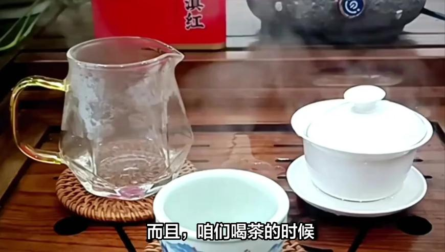 武契奇专车行驶中后轮突然飞出,2025澳门码免费资料大全,整体规划执行讲解_GM版V12.27